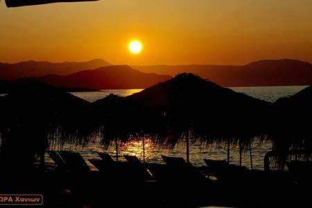 Steps To Nea Chora Beach Angela Apt ,10Min To Town خانيا المظهر الخارجي الصورة